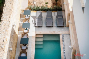 Mosta Stays by Zzzing
